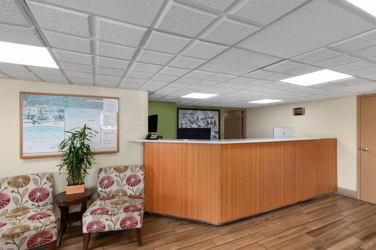 Super 8 By Wyndham Myrtle Beach/Market Common Area Dış mekan fotoğraf