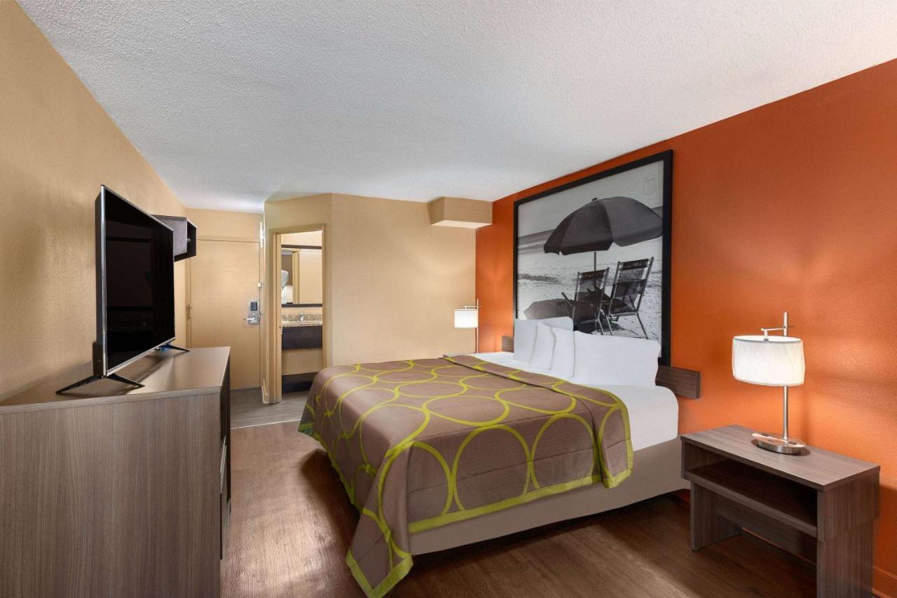 Super 8 By Wyndham Myrtle Beach/Market Common Area Dış mekan fotoğraf