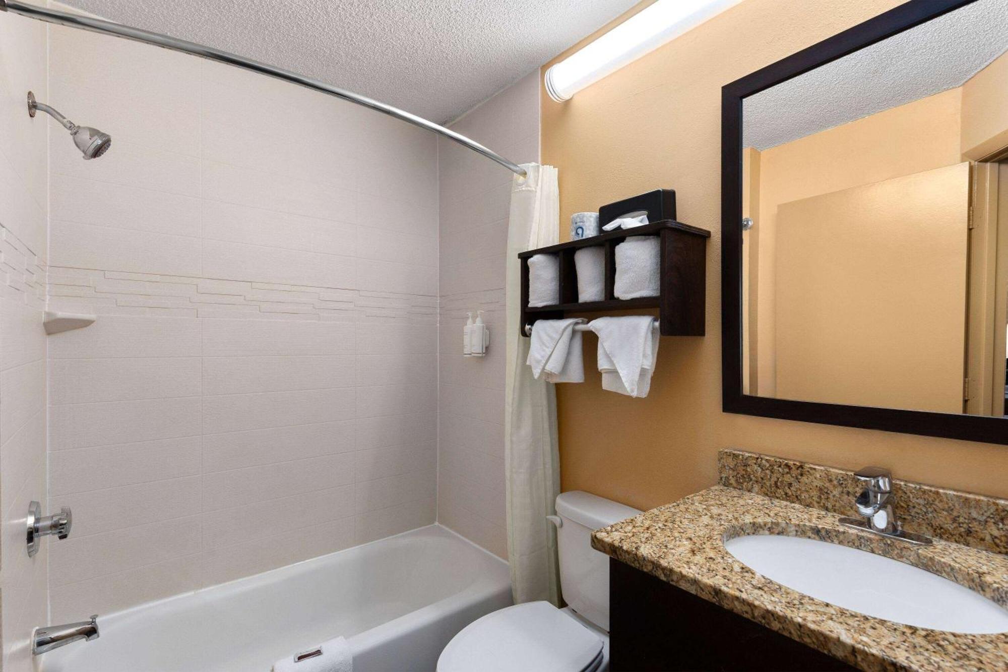 Super 8 By Wyndham Myrtle Beach/Market Common Area Dış mekan fotoğraf